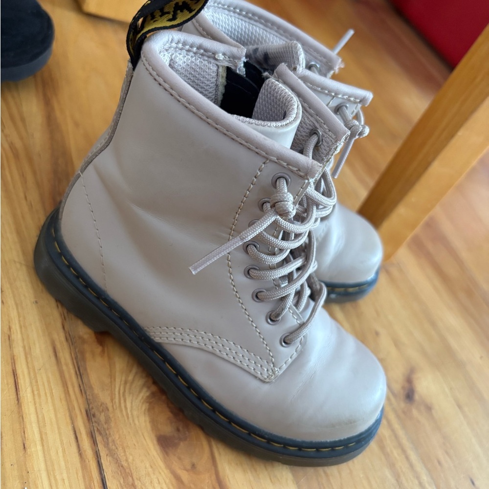 Dr. Martens, Kids Beige Lace-Up Boots